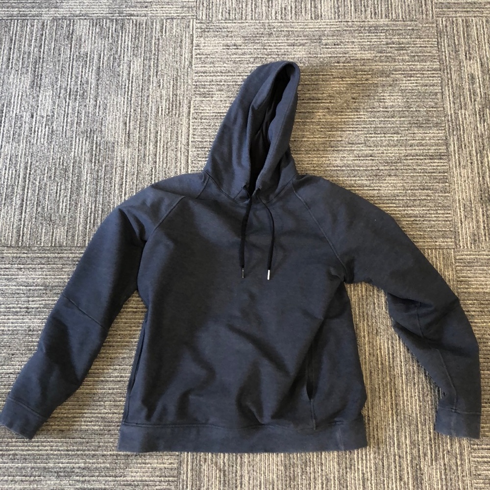 Lululemon Men’s pullover hoodie
